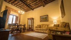 Отель Luxury apartment on Piazza Grande Montepulciano  Монтепульчано